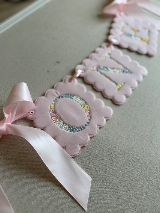 Scalloped Banner