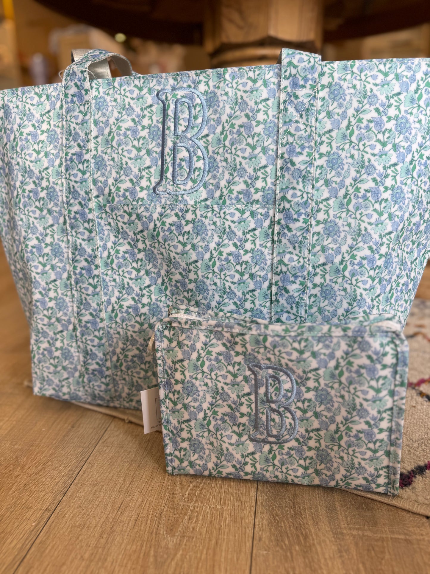 Medium Roadie Zip Pouch - HAMPTONS FLORAL by TRVL Designs