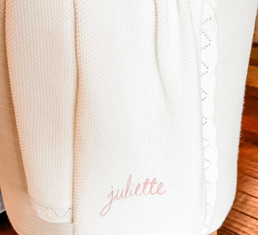 Scallop Edge Knit Blanket - White